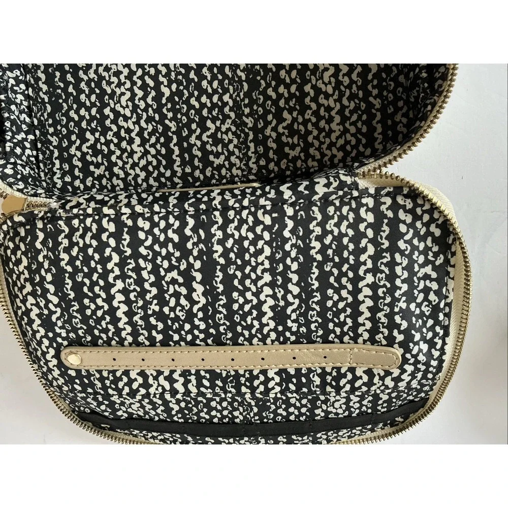 Adrienne Vittadini Travel Jewelry Case Faux Snakeskin Cream Zip Organizer